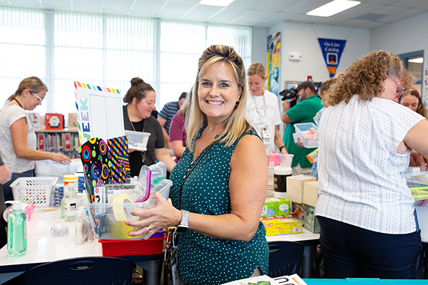  Mildred Helms Elementary helps displaced teachers and students